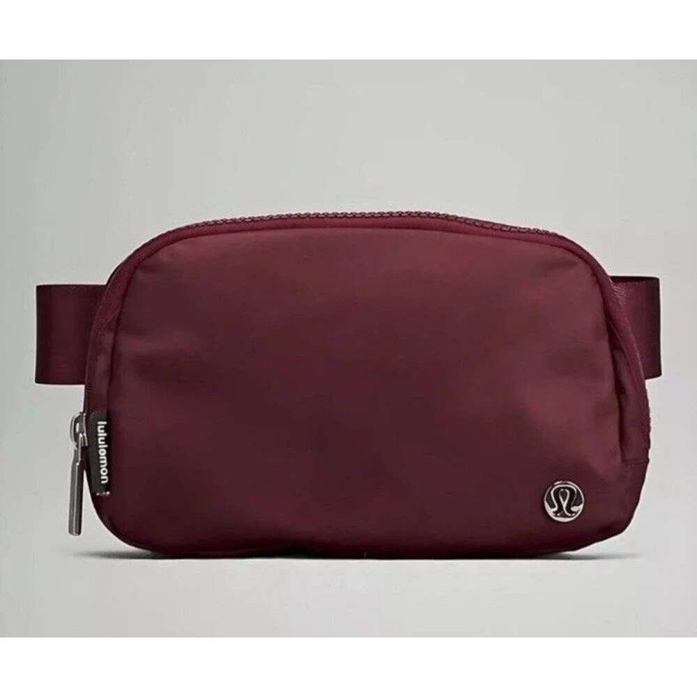 Lululemon Everywhere Women's Belt Bag Wine Red New with tags